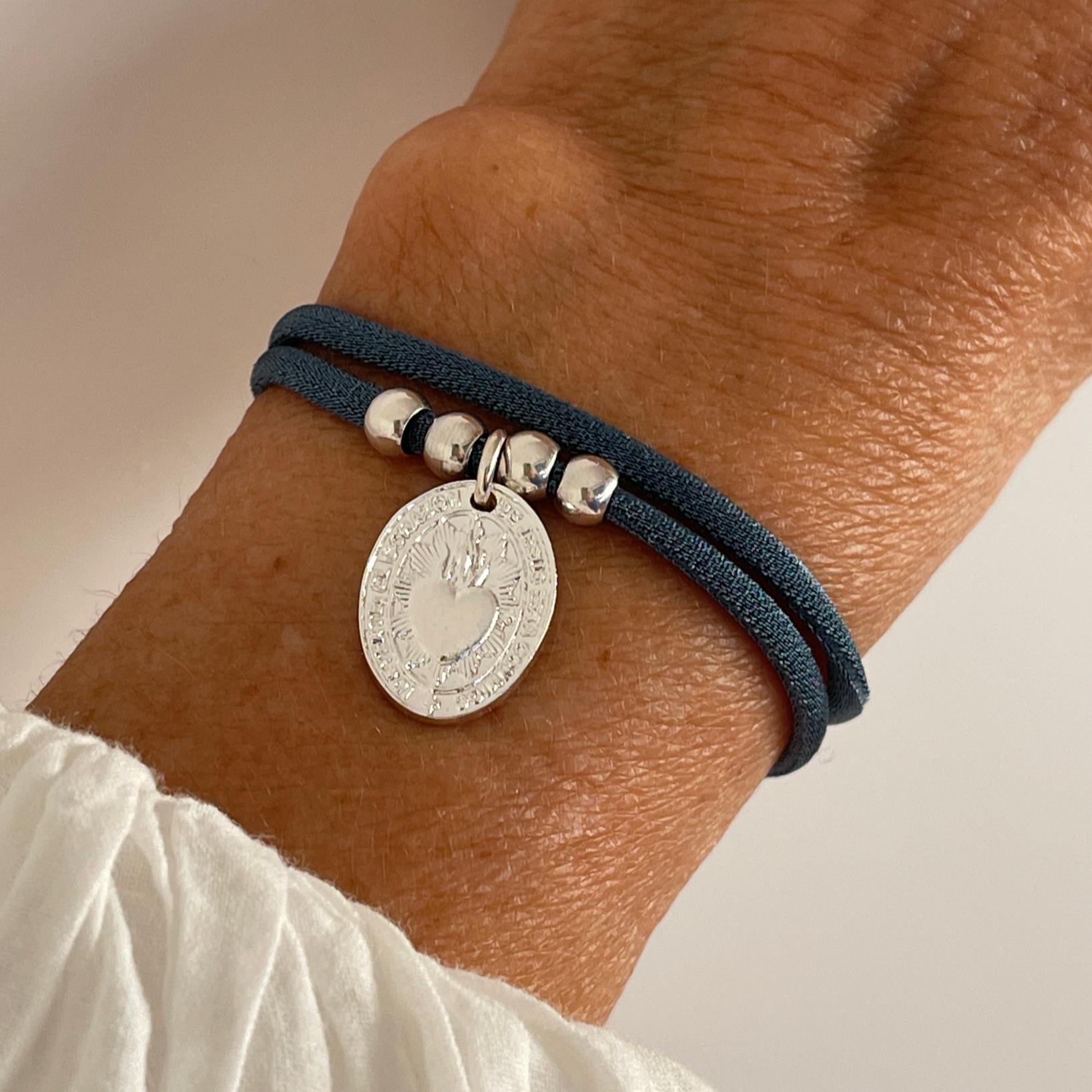 SACRED HEART NECKLACE/BRACELET WITH STRETCH