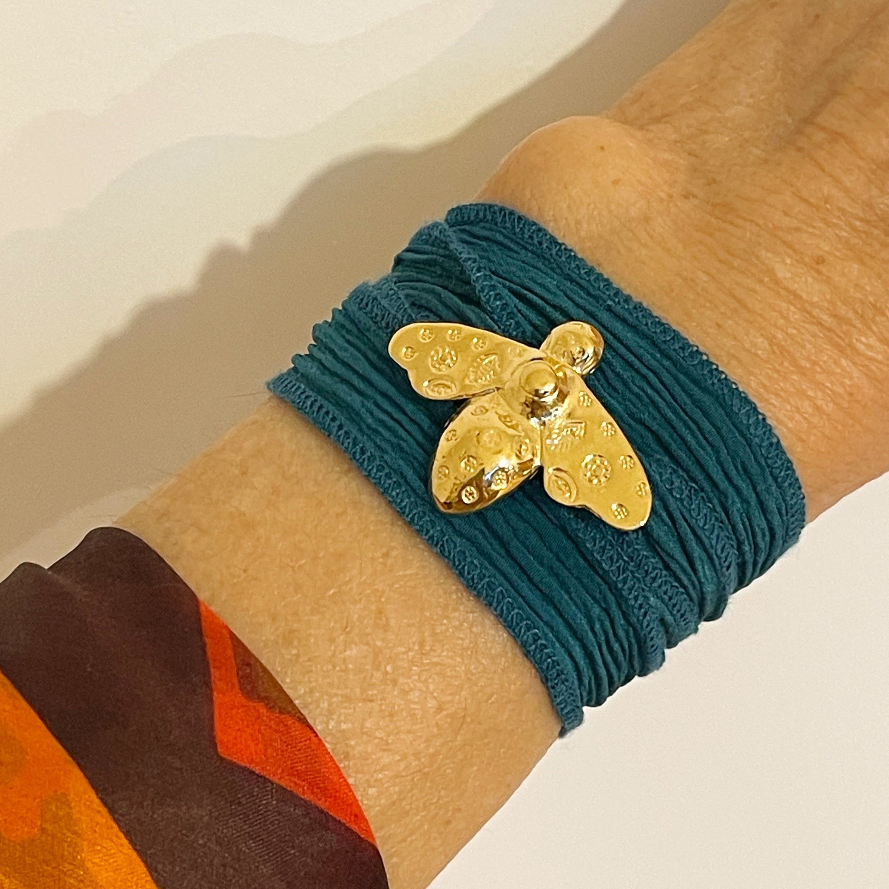 SEDA CON ABEJA