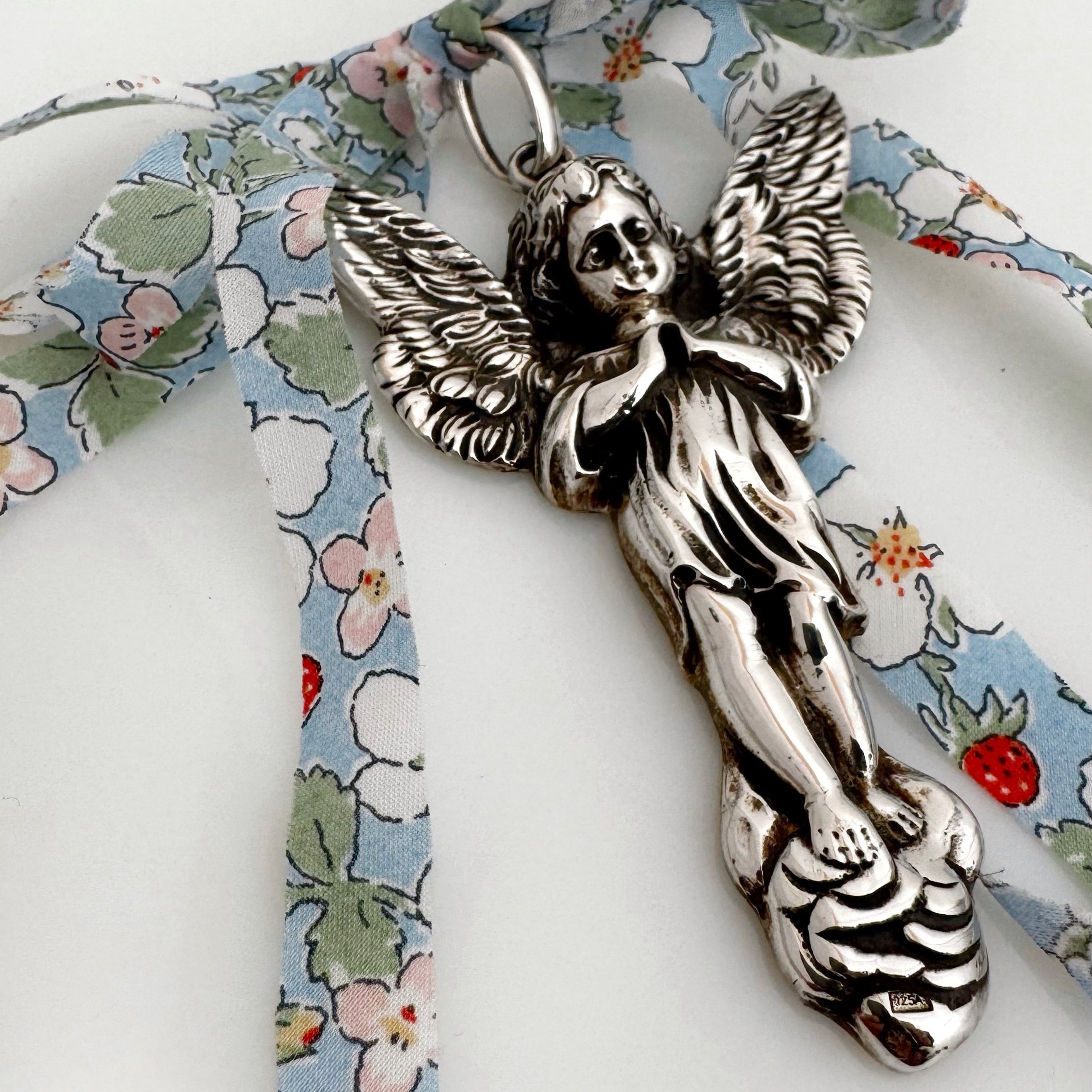 CUNERO ANGEL SILUETA