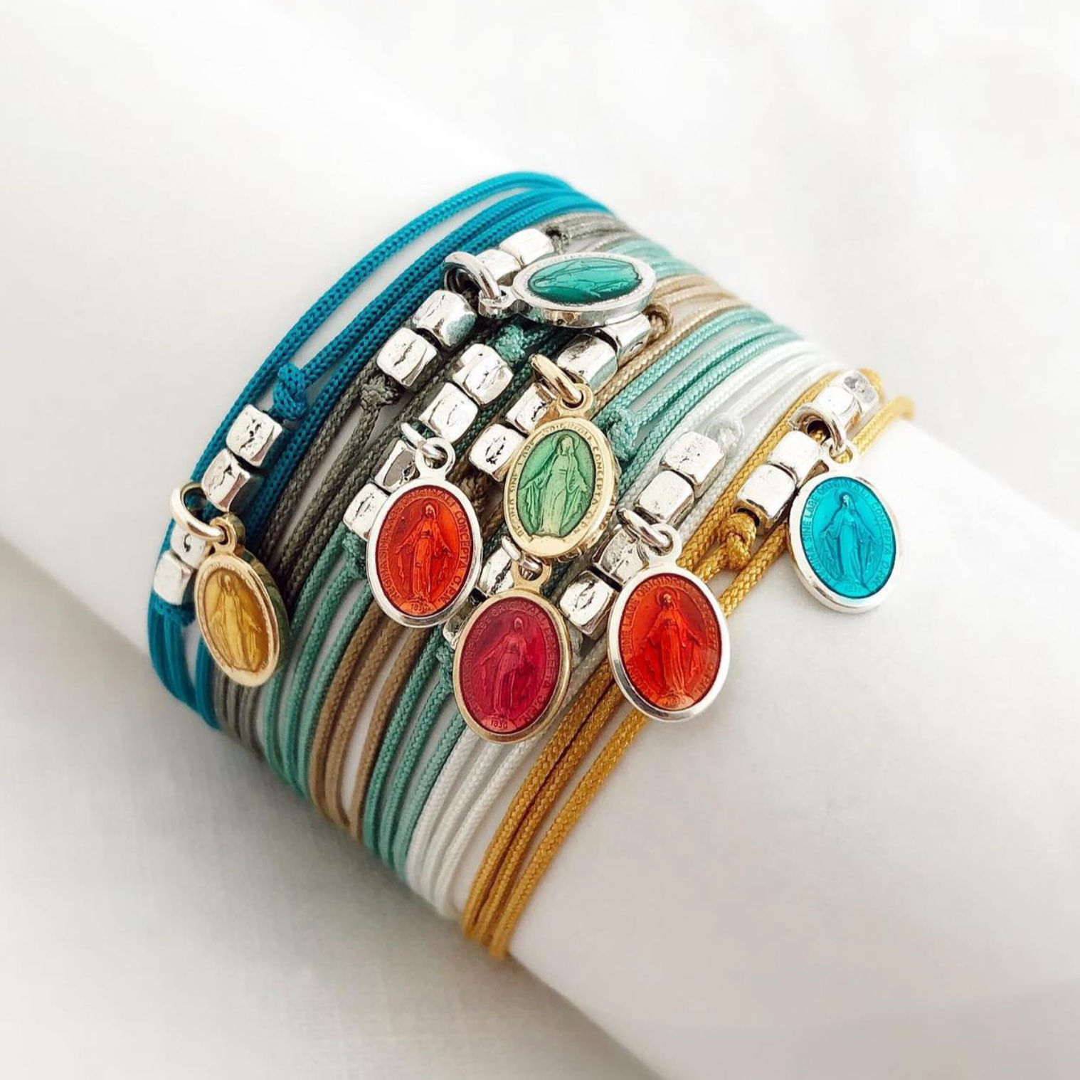 WUNDERTÄTIGE MEDAILLE ARMBAND
