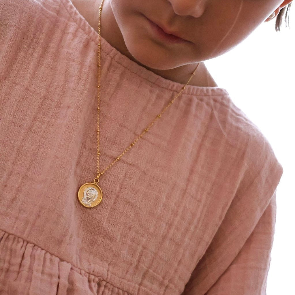COLLAR VIRGEN NIÑA PLATA Y ORO